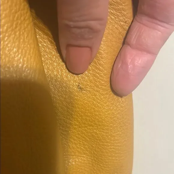 B makowski Elegant mustard yellow Leather Tote Bag - Picture 6 of 16